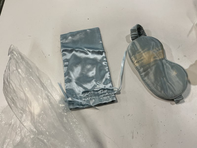 Condition photo showing Good Condition for mulberry silk beauty sleep mask, one size, light blue