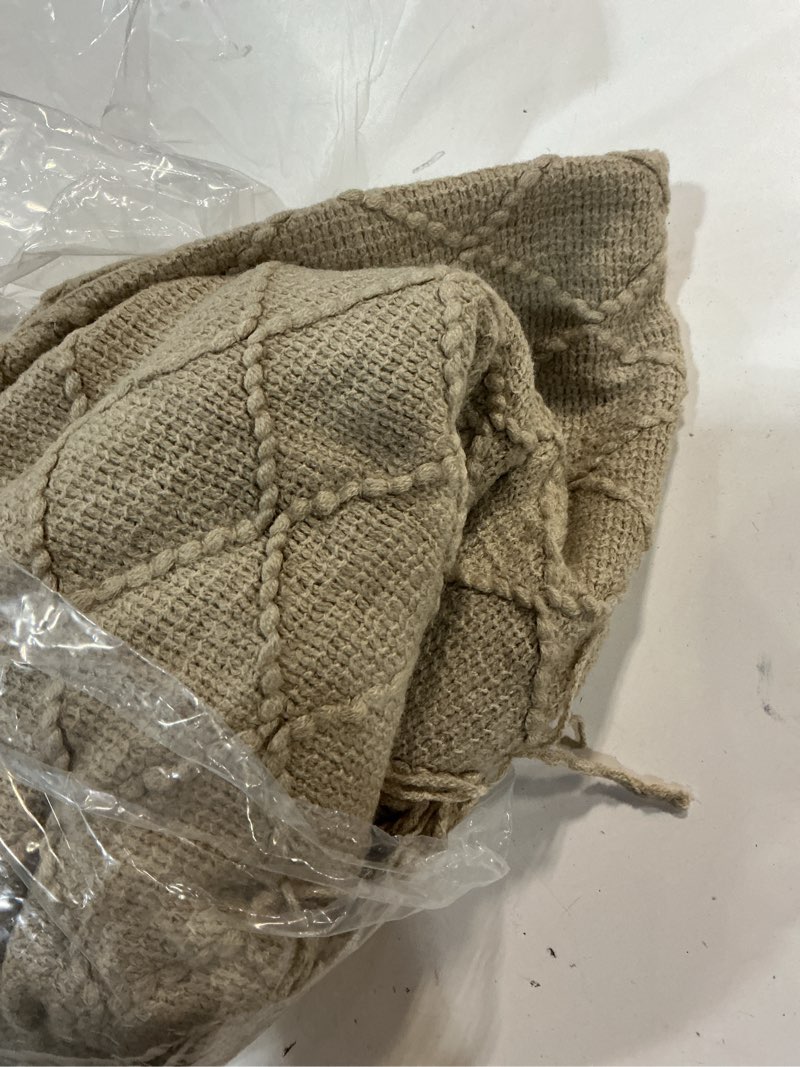 Condition photo showing Good Condition for PAVILIA Tan Taupe Knit Throw Blanket for Couch Bed, Soft Knitted Farmhouse Sofa Throw for Living Room, Lightweight Decorative Fall Throw Blanket for Chair, Outdoor Textured Boho Blanket, 50x60 Tan Taupe 50 x 60 Inches - Throw