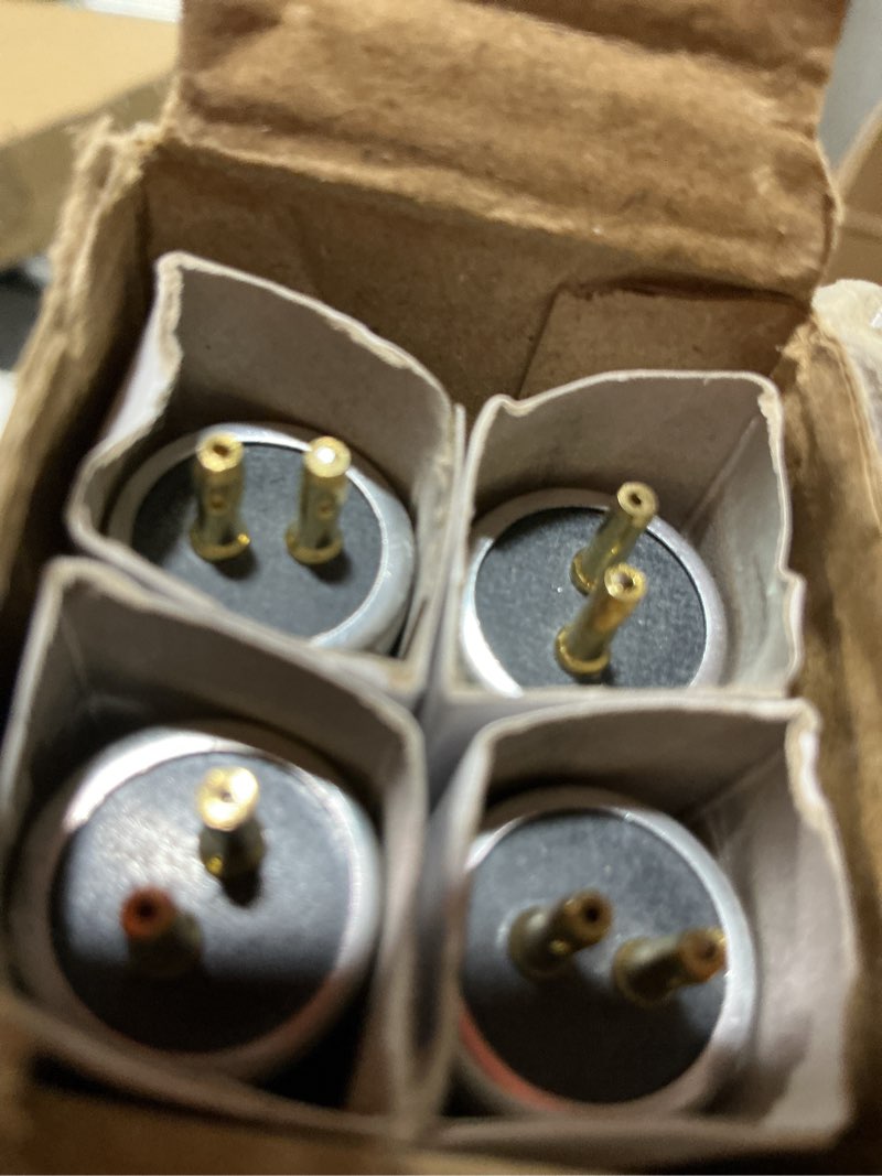 Condition photo showing Good Condition for 22 Inch F14T5/850 LED Replacement Bulbs, 5000K Daylight White, T5 LED 9 Watts Replace Fluorescent Bulb with LED, Replacement Tube for Counter and Cabinet Fixture, 4 Pack 5000k Daylight White 4 Pack