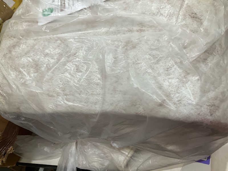 Condition photo showing Good Condition for rugs