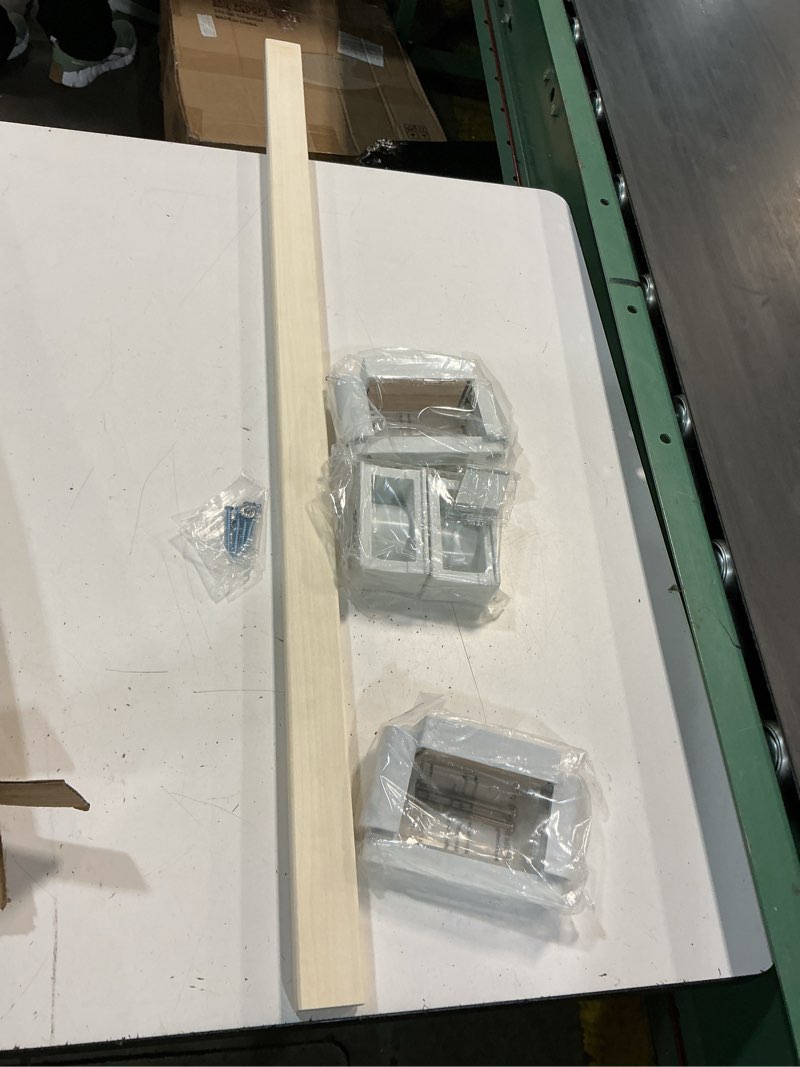 Condition photo showing Good Condition for safety innovations no hole stairway baby gate mounting kit - fits posts from 2 3/4 inches to 3 1/2 inches wide with square or round tops - no adhesives on or screws in your posts, (1-pack)