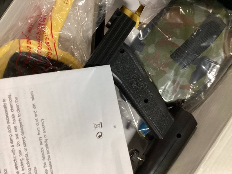 Condition photo showing Good Condition for 2026 latest metal detector for adults, professional waterproof & adjustable stem, higher accuracy gold detector with lcd, advanced dsp chip, suitable for beach and backyard, yellow