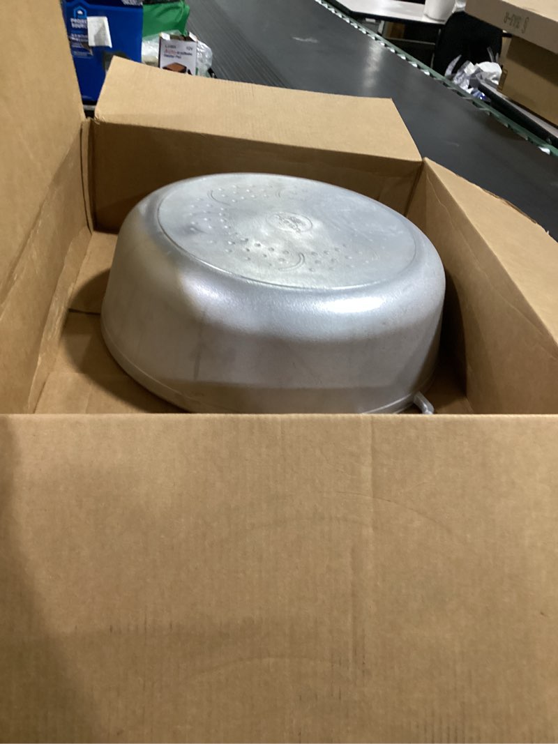 Condition photo showing Good Condition for imusa gau-80508 cast aluminum caldero & solid lid, 18 qt.
