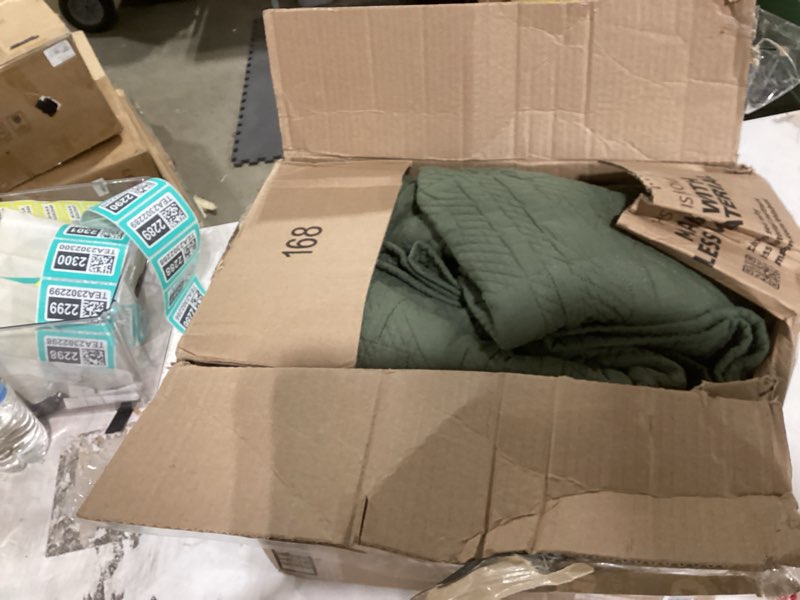 Condition photo showing Good Condition for WDCOZY Green Christmas Quilt California Cal King Size, 100% Cotton Oversize Lightweight Reversible Bedding Set with 2 Pillow Sham, Xmas Tree Block Pattern Bedspread Holiday Thin Comforter All Season Cotton-green California King