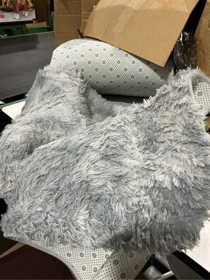 Condition photo showing Good Condition for safavieh rainbow shag 100g light grey (unknown measurement)