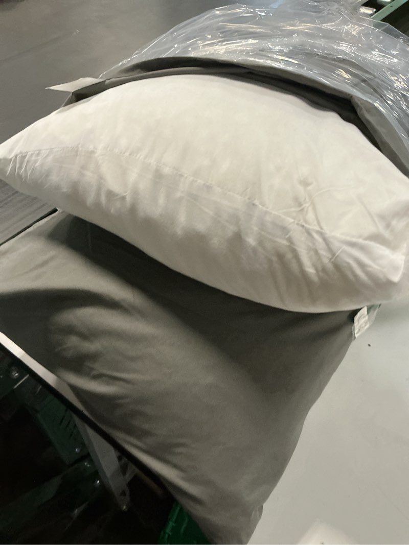 Condition photo showing Good Condition for Southshore Fine Living, 2 Pillowcases made with brushed microfiber Steel Grey King (20 in x 40 in)