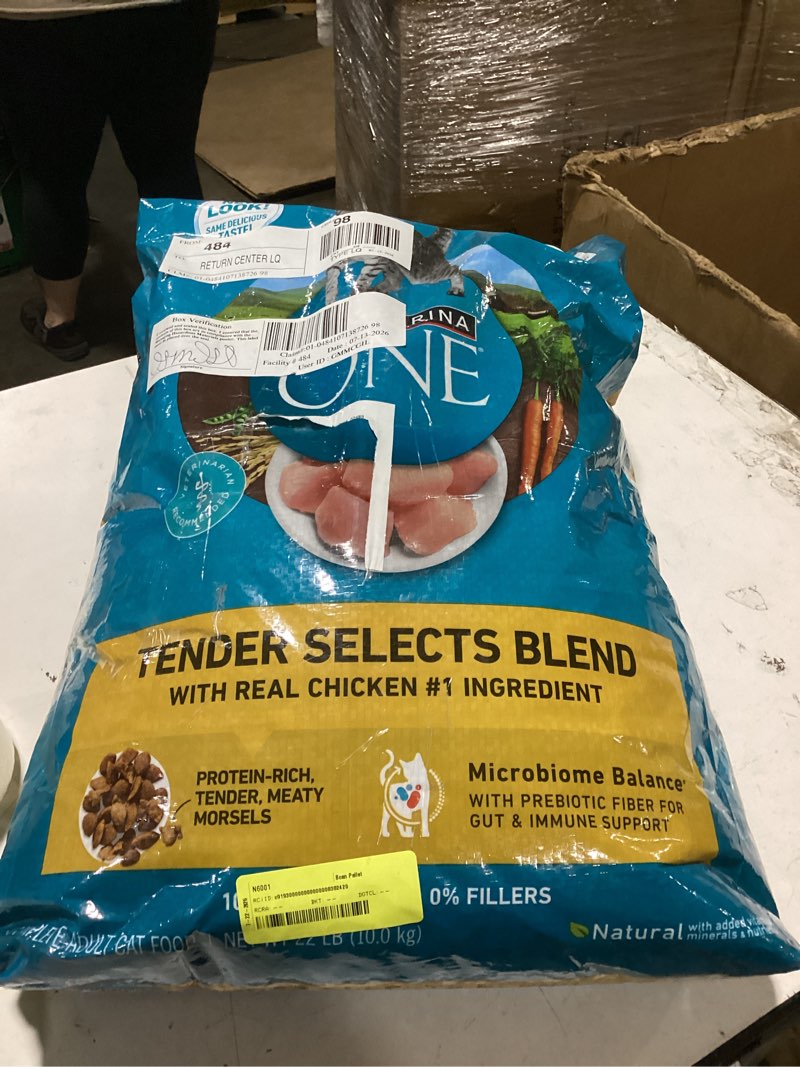 Condition photo showing Good Condition for best by: november 2027/purina one natural dry cat food, tender selects blend with real chicken - 22 lb. bag