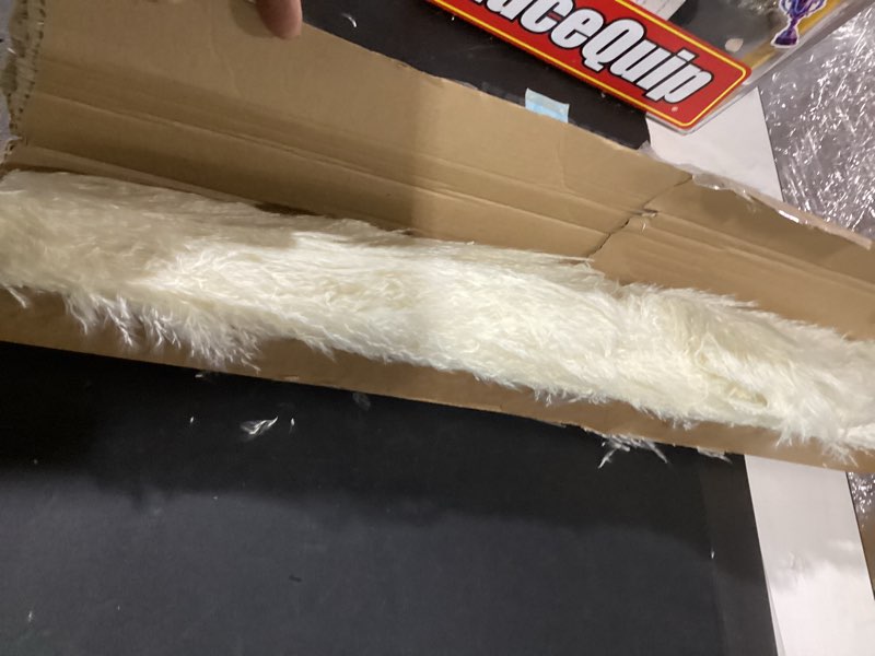 Condition photo showing Good Condition for (similar) 40\" inch 10 stems natural pampas grass decor tall, pompas grass, tall pampas grass for wedding, party, farmhouse, boho home decor