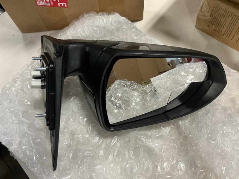 Condition photo showing New/Like New for left side mirror assembly compatible with elan-tra 2017-2020 | 7pins driver side door mirror, bsm, heated, power adjustment glass, manual folding gloss black 87610f3020 hy1320226