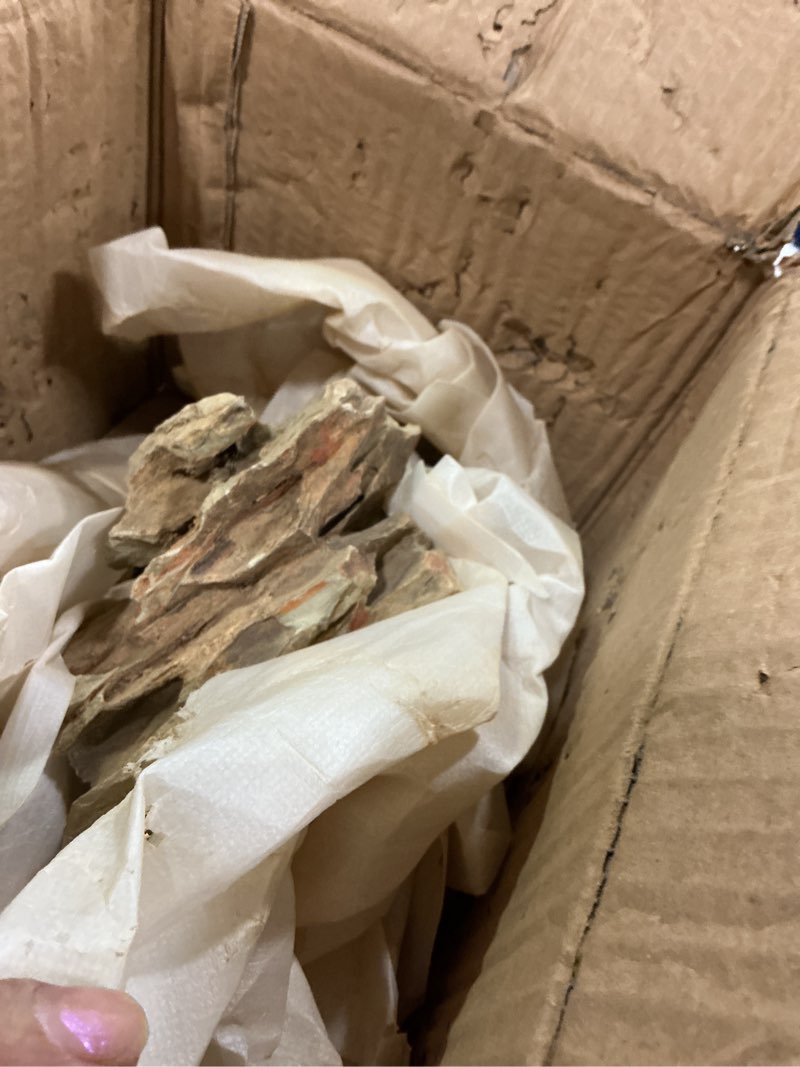 Condition photo showing Good Condition for 6-8 Inches Natural Dragon Stone 6 PCS Aquarium Rocks for Aquascaping, Aquarium Landscaping, Terrariums, Fish Tank Decoration, Vivariums, Paludarium, Reptile and Amphibian Enclosures 6-8" in Length 06 PCS