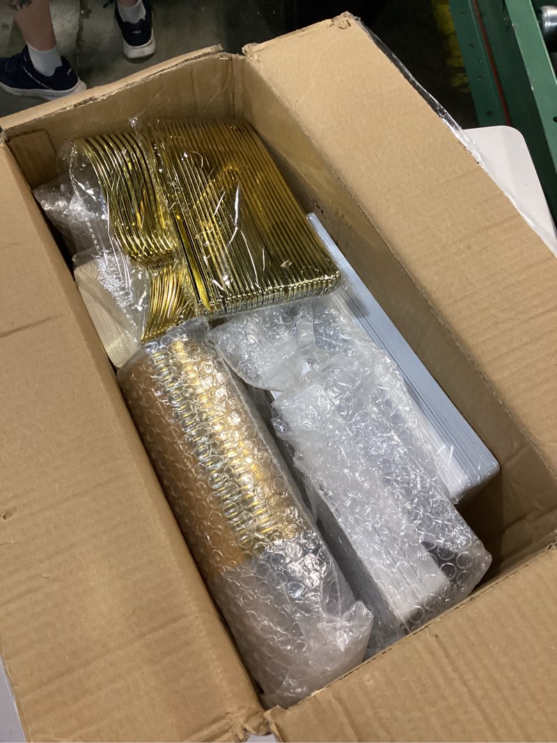 Condition photo showing New/Like New for N9R 50 Guest Gold Dinnerware Set-100 White Square Plastic Plates with Gold Rim, 50 forks, 50 Spoons, 50 Knives, 50 Cups, 50 Napkins-Disposable Dinnerware Set for Wedding Gold-350Pack