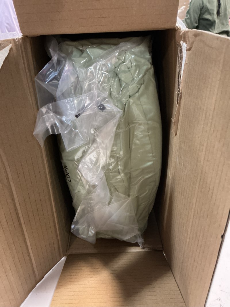 Condition photo showing New/Like New for hyleory all season king size bed comforter - cooling down alternative quilted duvet insert with corner tabs - winter warm - machine washable - sage green king?90*102? sage green