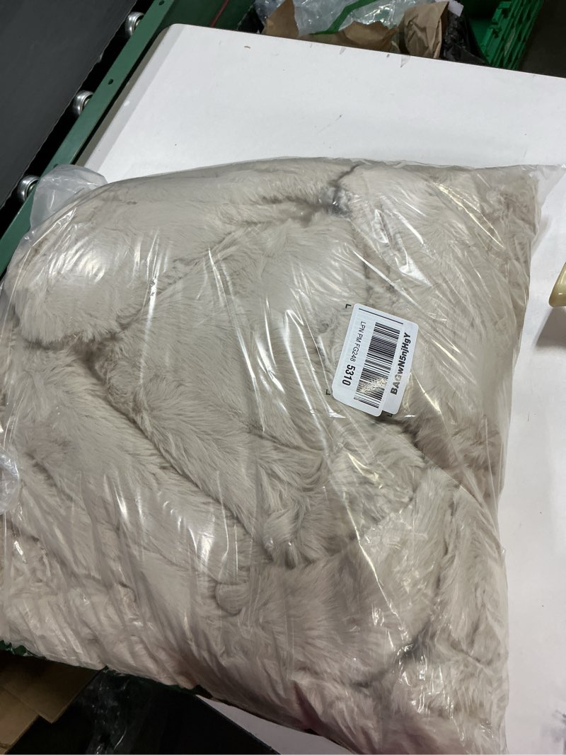 Condition photo showing Good Condition for Cozy Bliss Faux Fur Throw Blanket for Couch, Bubble Plush Blanket Queen Size, Fuzzy Soft & Thick Blanket for Bed Sofa Living Room, 90x90 Inches Beige Beige Queen(90" x 90")