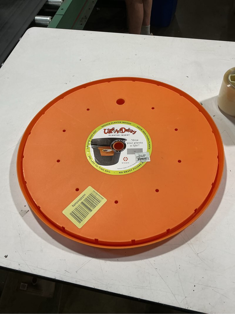 Condition photo showing Good Condition for 18" ups-a-daisy planter insert - orange - bloem