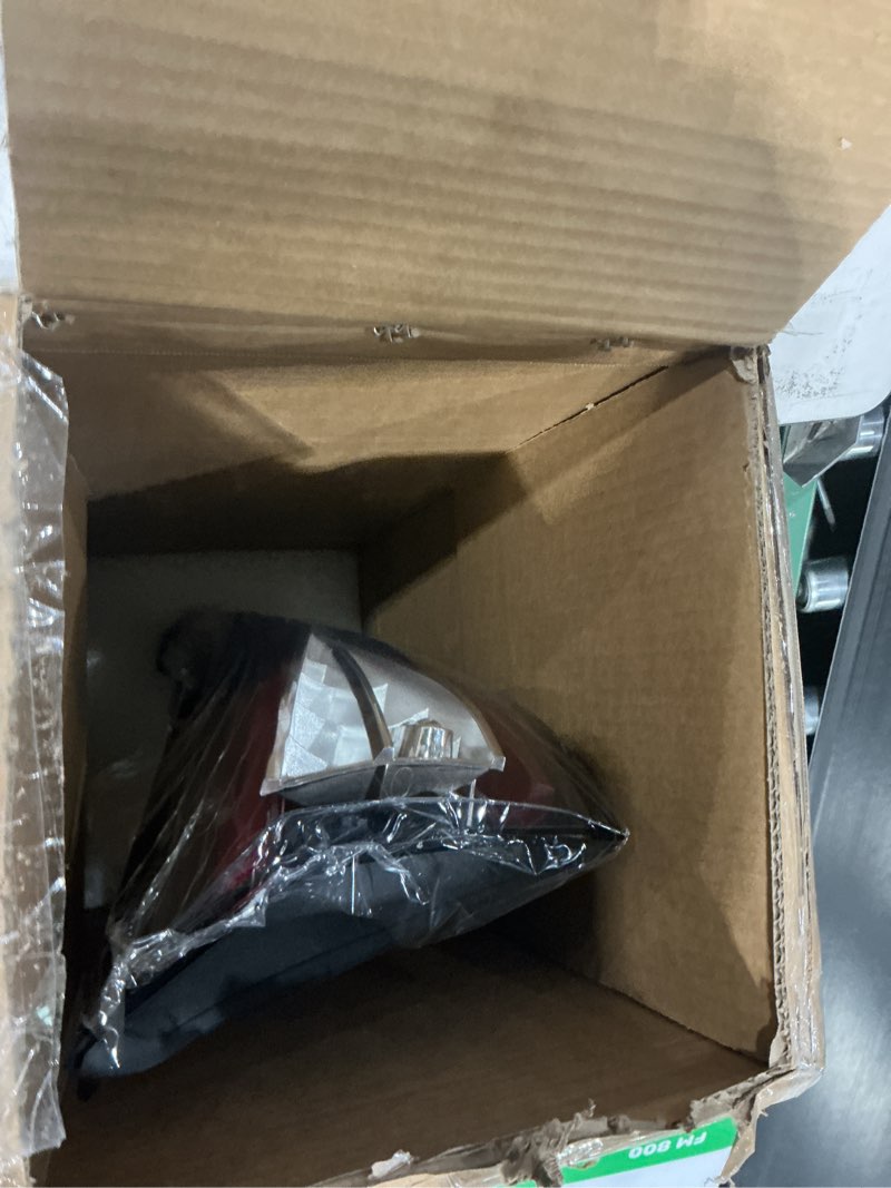 Condition photo showing As Is for liftgate center tail light rear lamp assembly compatible for 2015-2018 ford edge titanium/sport model ht4z-13a565-j ft4z-13a565-g center light