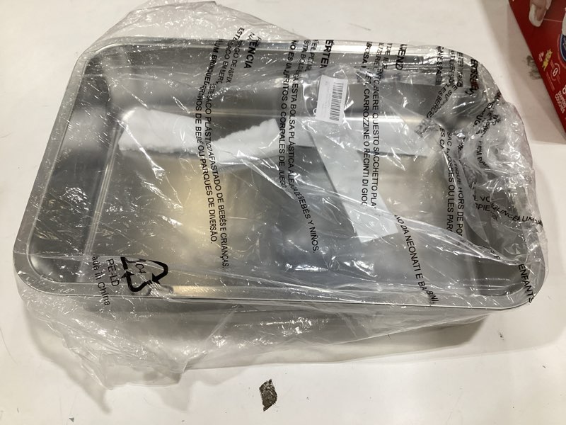 Condition photo showing Good Condition for IKITCHEN Stainless Steel Cat Litter Box, Large Metal Litter Box for Cats, Never Absorbs Odors,Stain Free, Rustproof, Non Stick Smooth Surface, Anti-Slip Rubber Bottom, 19.5" L x 13.5" W x 4" H 19.5"L x 13.5"W 4" H