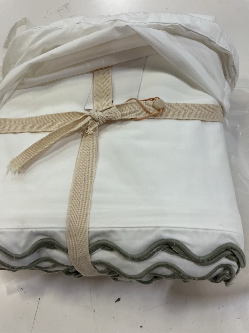 Condition photo showing New/Like New for organic crisp percale scallop duvet cover set, full/queen, white/dried sage