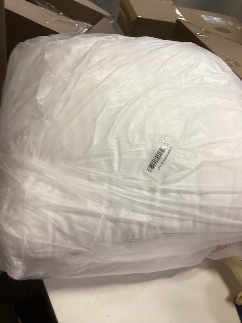 Condition photo showing Good Condition for MIULEE 20x20 Pillow Inserts, Firm and Fluffy Decorative Square Throw Pillows for Couch Sofa Bed, Down Alternative with 100% Cotton Cover Pack of 2 2 20x20 Inch