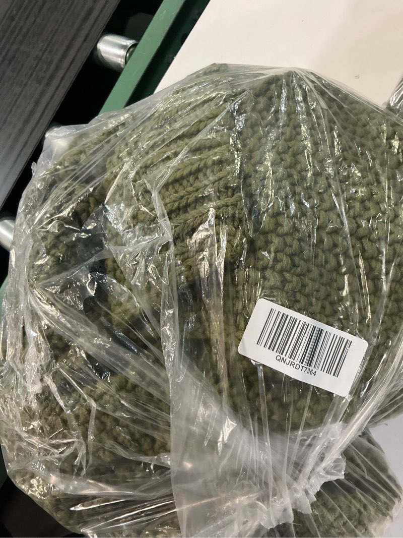 Condition photo showing New/Like New for quince cotton fisherman throw