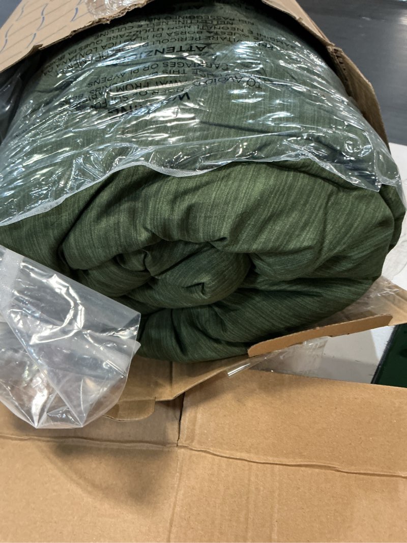 Condition photo showing Good Condition for bedsure king size comforter set dark green - bed in a bag king bedding 7 pieces, cationic dyed bed set, dark green soft bedding for all seasons comforter with sheets, pillowcases & shams king(7-piece with sheet set) 12 - dark green