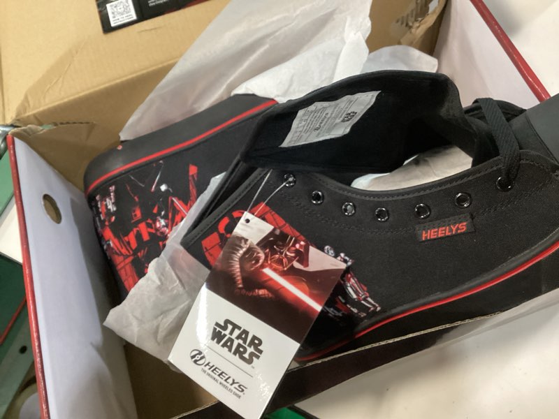 Condition photo showing New/Like New for heelys hustle starwars darth vader mens sneakers  sizes(9)