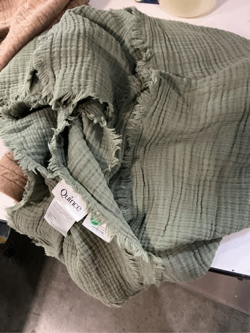 Condition photo showing Good Condition for organic cotton gauze throw colour: olive(50in x 60in)