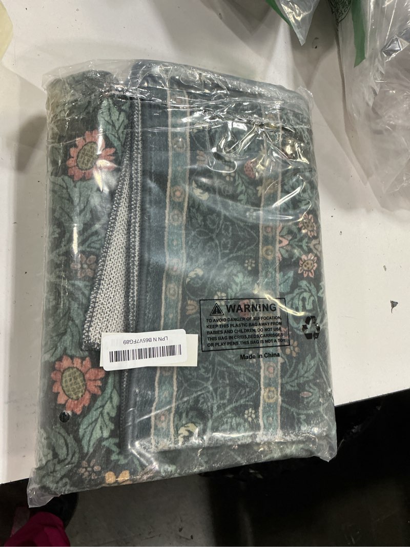 Condition photo showing Good Condition for farmhouse 3x4 rug for entryway indoor, non slip dark green washable kitchen floor mats, low pile funky bedroom carpet, dark academia rug 3' x 4' (rectangular) dark green