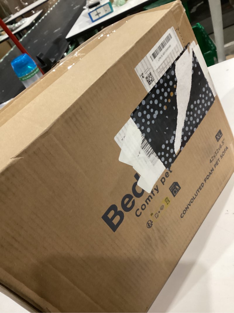 Condition photo showing Good Condition for Bedsure XL Orthopedic Dog Bed for Extra Large Dogs - Washable XLarge Dog Cat Bed Waterproof, Comfort Dogs Couch Sofa with Washable Removable Cover, Pet Bed with Nonskid Bottom, Grey, 42" 42"L x 32"W x 6.5"Th Grey