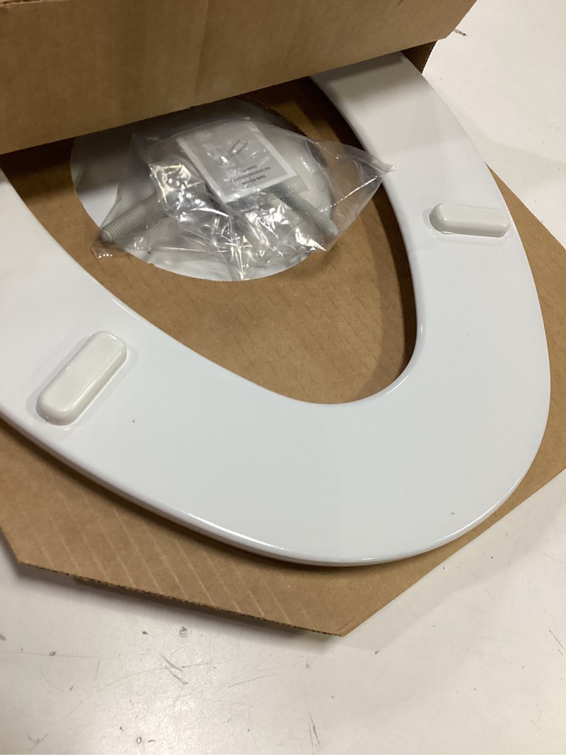 Condition photo showing Good Condition for bemis 1500ec 390 lift-off wood elongated toilet seat, cotton white (pack of 1)