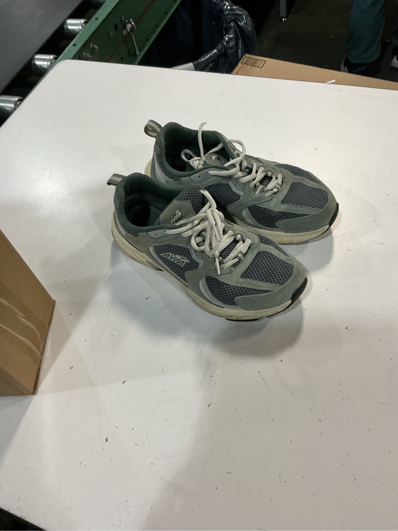 Condition photo showing As Is for (size 9) avia men's 5000 athletic performance running shoes, wide width available