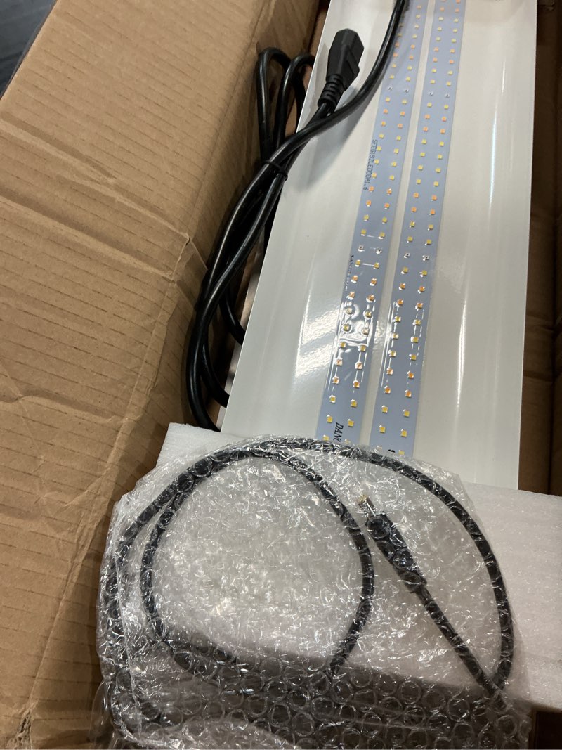 Condition photo showing Good Condition for spider farmer sf300 led grow lights sunlike full spectrum plant grow light for indoor plants hydroponics seeding veg flower energy saving & high efficiency growing lamp 192 diodes 2x2.5