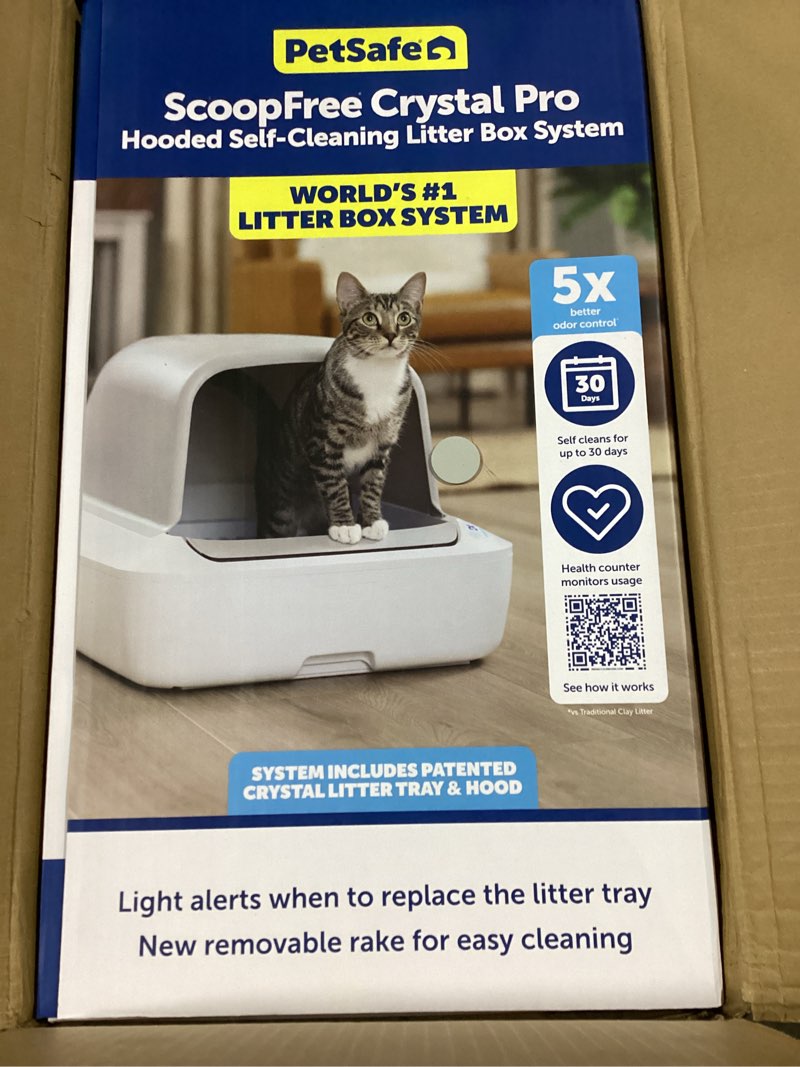 petsafe scoopfree crystal pro self-cleaning cat litter box system – enclosed front-entry – advanced odor control – includes 1 disposable crystal litter tray – white (pal00-18017) covered white