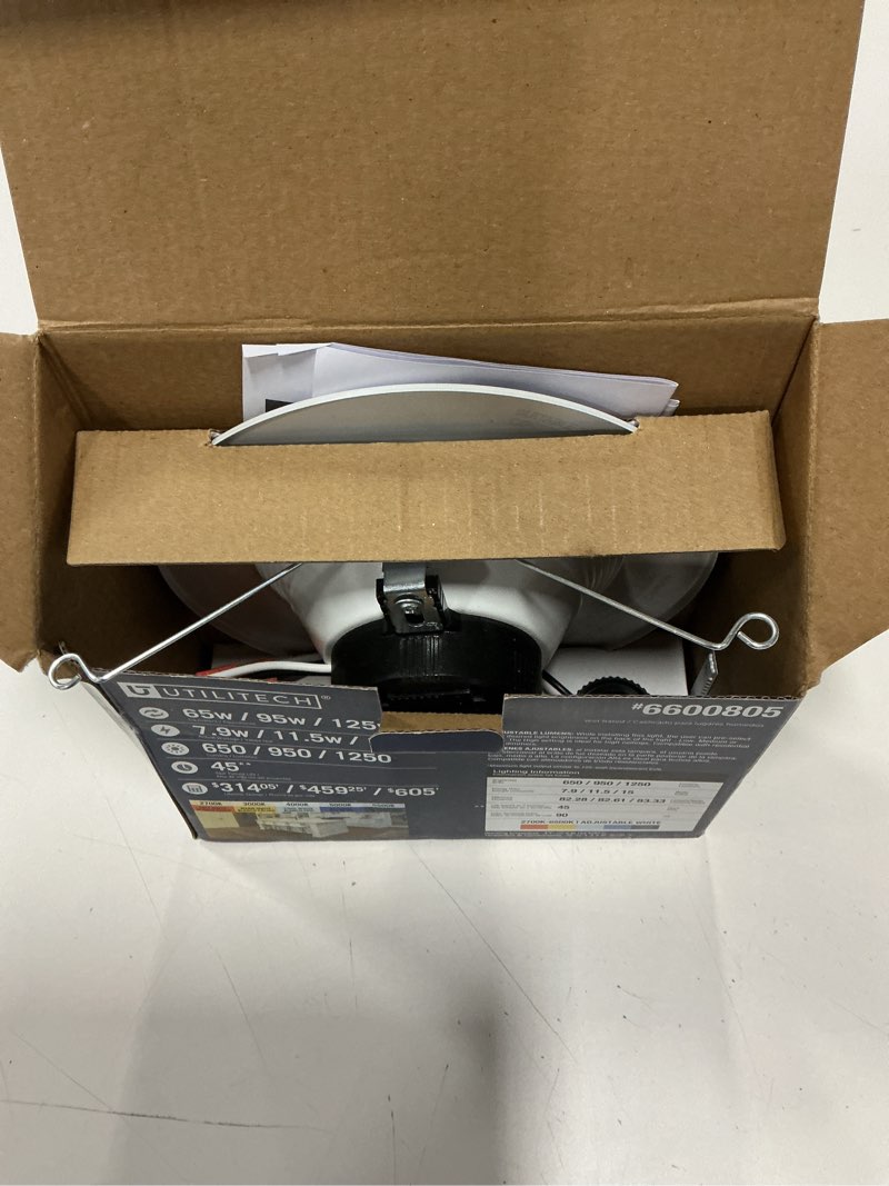 Condition photo showing As Is for Maxxima 5 in. and 6 in. Rotatable LED Retrofit Downlight Gimbal, 1100 Lumens, 11 Watts, 5 CCT 2700K/3000K/3500K/4000K/5000K, Dimmable, Plastic White Trim