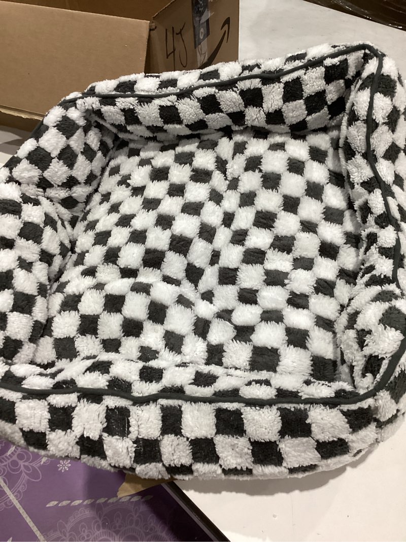 Condition photo showing Good Condition for ksh 2,000.00 dog bed  available in small,medium and large sizes  dog bed quantity