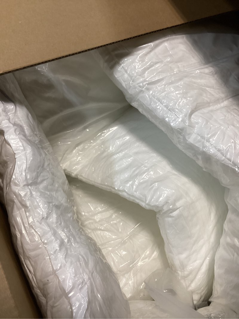 Condition photo showing Good Condition for Sasttie King Size Pillows Set of 4, Bed Pillows for Side, Back, and Stomach Sleepers - Oeko-Tex Certified Supportive Down Alternative Plump Filling - Hotel Quality and Machine Washable, 4 Pack 4 King