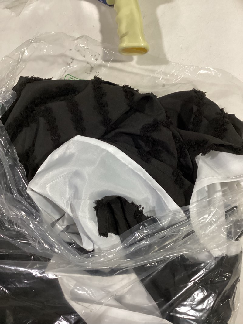 Condition photo showing Good Condition for Extra Long No Hook Shower Curtain with Snap in Liner, Tufted Chevron Striped Shower Curtain Set for Bathroom, Boho Waterproof and Washable Shower Curtains,71Wx86H, Black Black 71"W x 86"L (Pack of 1)