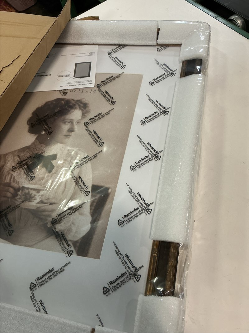 Condition photo showing Good Condition for Vintage 16x20 Picture Frame, Ornate Antique Gold 16x20 Frame, Display 11x14 with Mat or 16 x 20 without Mat for landscape or Portrait, Gallery Wall Decor for Home (Brown/Gold, Single) 16x20,1PK Brown/Gold