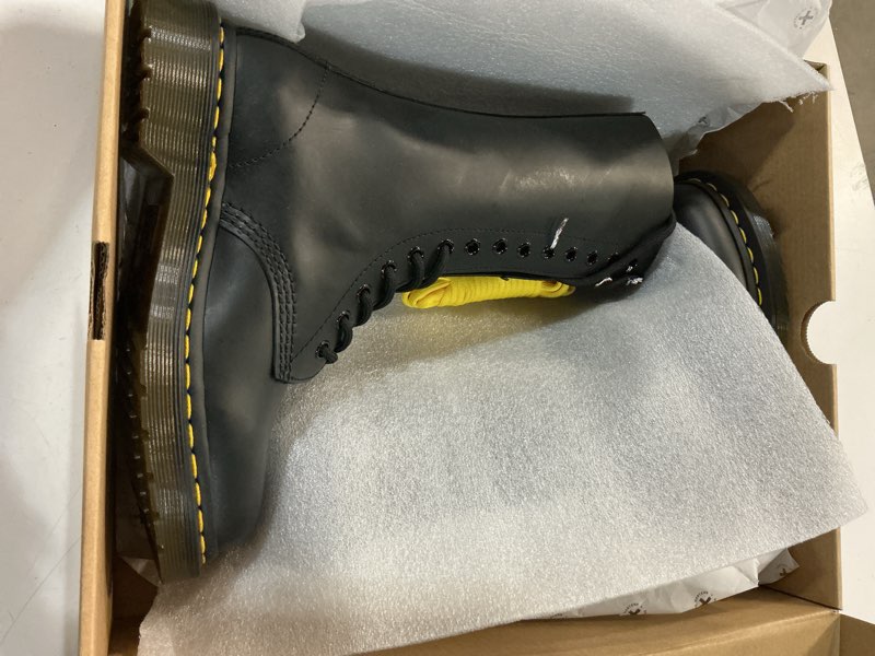 Condition photo showing New/Like New for dr. marten-men's men's 1460 8 eye boots