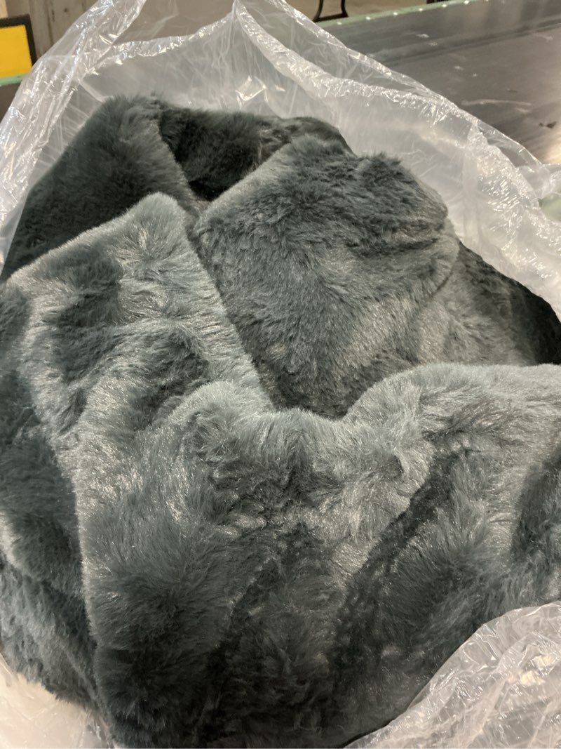 Condition photo showing Good Condition for luxury faux fur throw, 60x80, slate