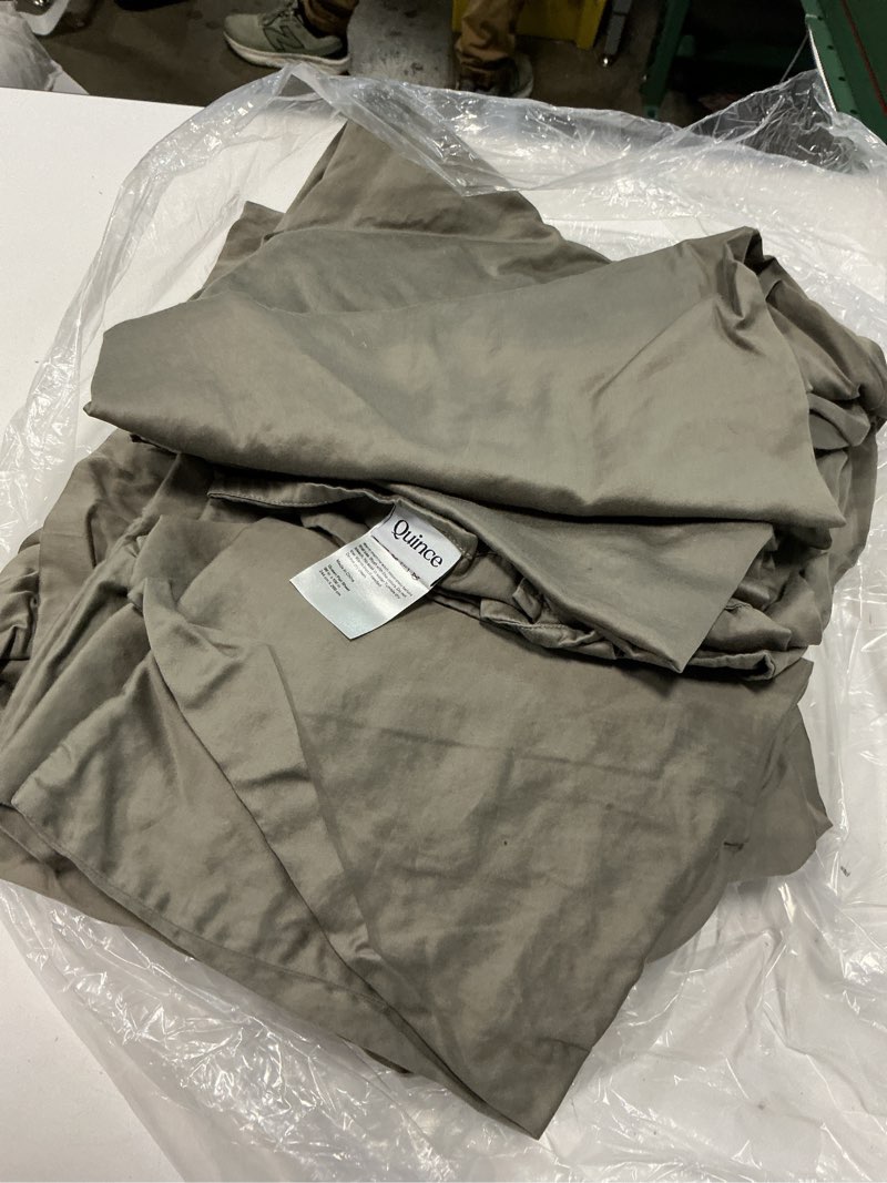 Condition photo showing As Is for signature giza cotton sateen sheet set, queen, dried sage