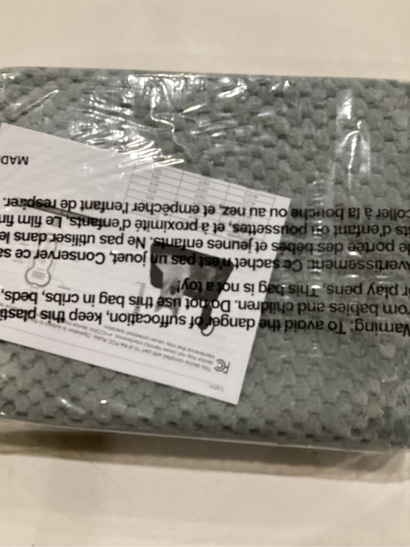 Condition photo showing Good Condition for invenho heated dog bed, waterproof adjustable temperature dog cat heating pad with timer, indoor pet heating pad for cats dogs electric pads for dogs cats, pet heated pad (m: 28" x 20") m: 28" x 20" grey