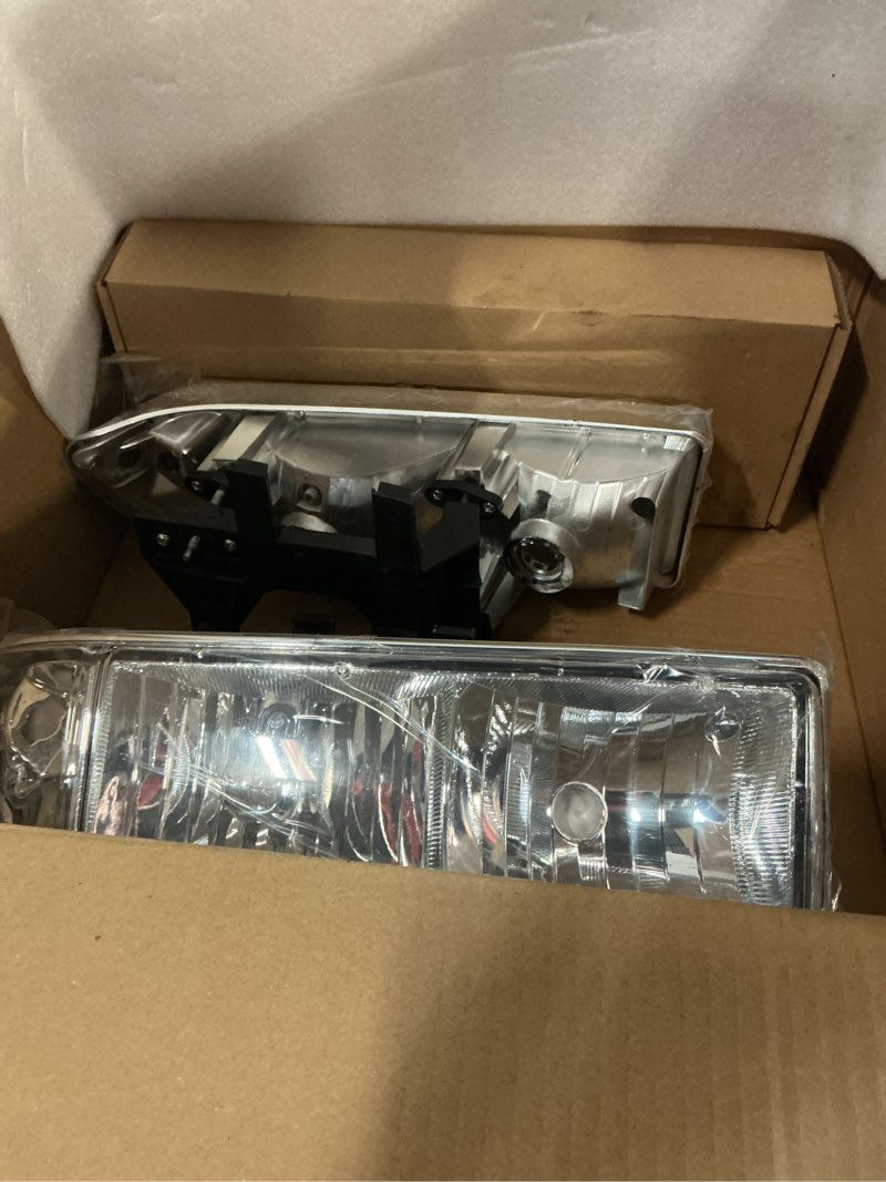 Condition photo showing Good Condition for QLLUYTR Front Headlight Assembly for 1998-2005 Chevy Blazer & 1998-2004 Chevrolet S10 Pickup - Repla