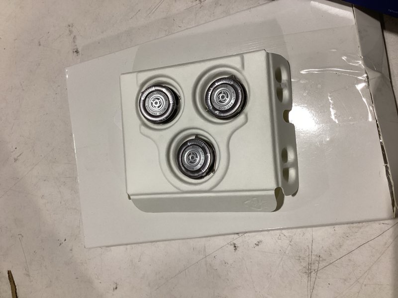 Condition photo showing Good Condition for philips replacement head for series 5000 shavers, sh50/52 3 count (pack of 1)