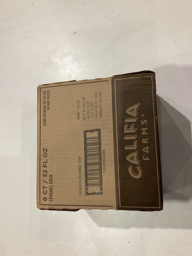 Condition photo showing New/Like New for Califia Farms - Organic Unsweetened Almond Milk, 32 Oz (Pack of 6), Dairy Free, Vegan, Plant Based, Keto, Vegan, Gluten Free, Non GMO, USDA Organic