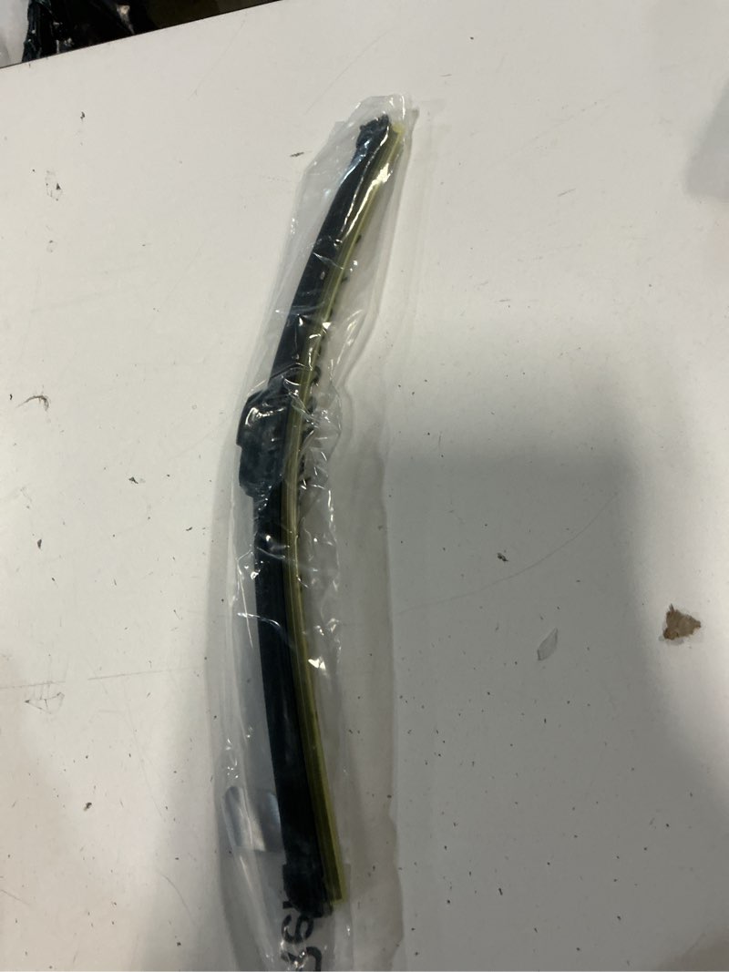 Condition photo showing Good Condition for motium oem quality premium all-season windshield wiper blades (24"+18" pair for front windshield)