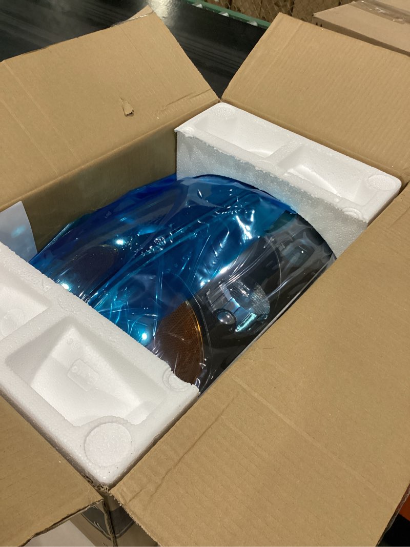Condition photo showing Good Condition for weelmoto headlights compatible with 2000-2005 chevy impala, headlight assembly for 00 2001 2002 2003 2004 05 impala black housing amber reflector driver&passenger sides 2-clear lens i black housing i amber reflector oe replacement