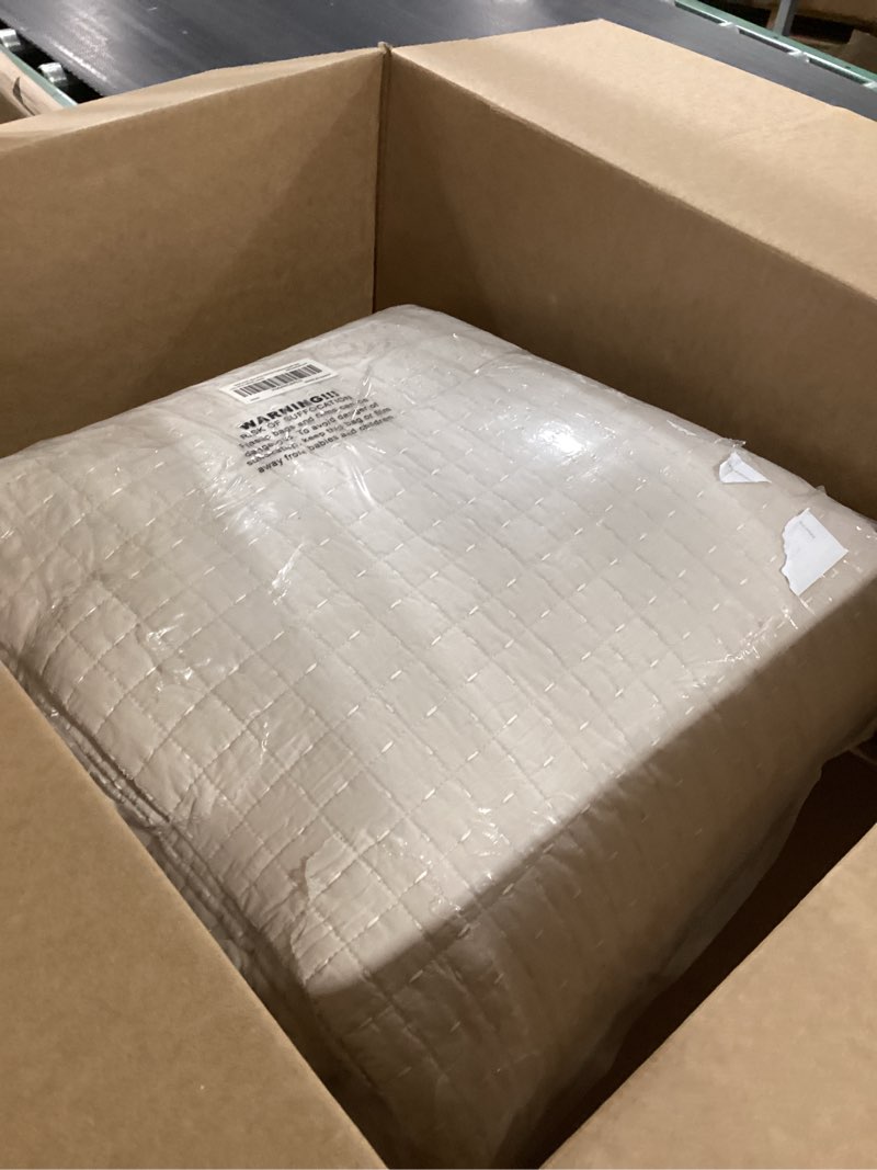 Condition photo showing Good Condition for wdcozy 100% cotton king size quilt set - beige box pick stitch soft lightweight bedspread, textured like linen, farmhouse country rustic coverlet, shabby chic gauze bedding, 3 pieces beige king (106"x96")
