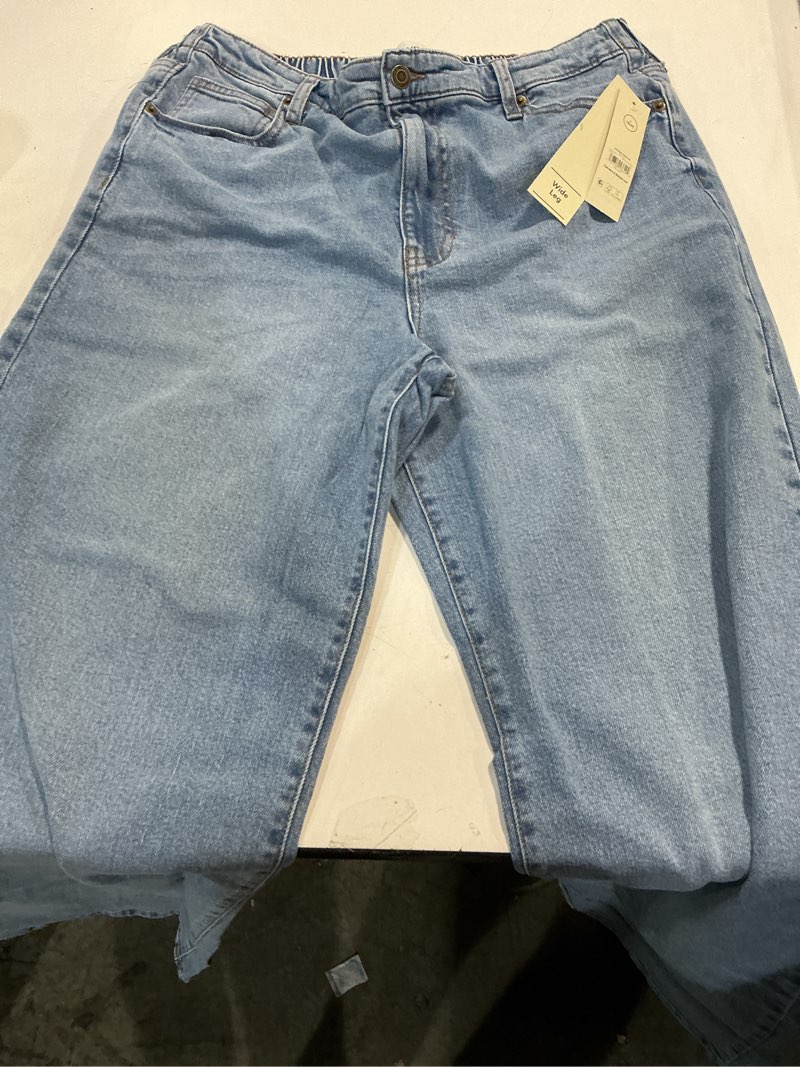 Condition photo showing New/Like New for boundaries high-rise straight leg jeans, size large" inseam, women’s