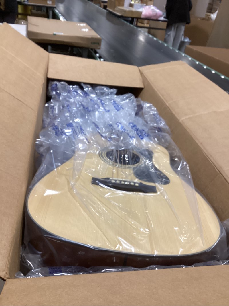 Condition photo showing Good Condition for guild d-340 dreadnought acoustic guitar natural