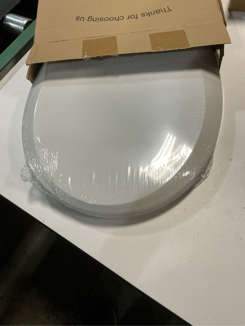 Condition photo showing New/Like New for aünsffer toilet seat round soft close16.5'', toilet lid slow close quiet no slam, easy installation & release?safe pp material easy clean, comfortable ergonomic design, 2 years support, white plastic white round 16.5inch
